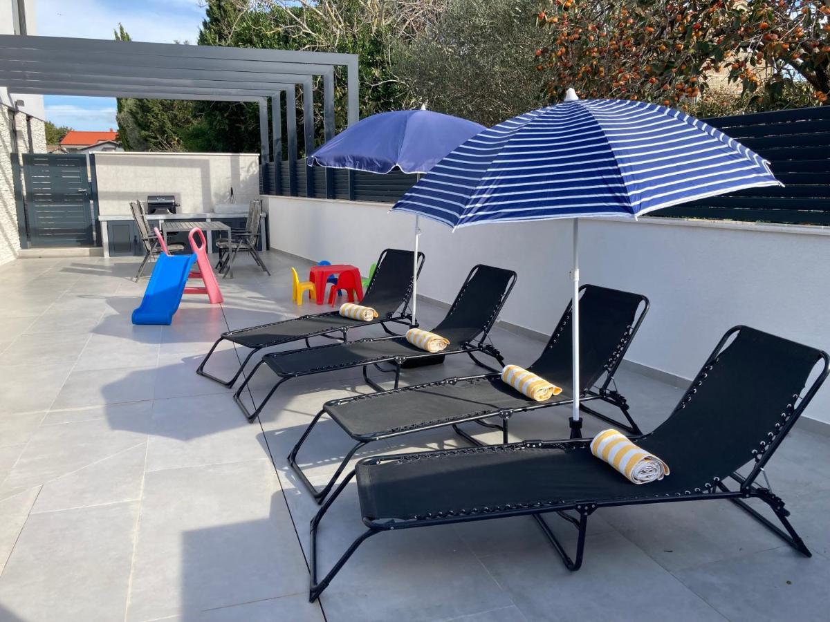 Villa Lura In Mit Pool *