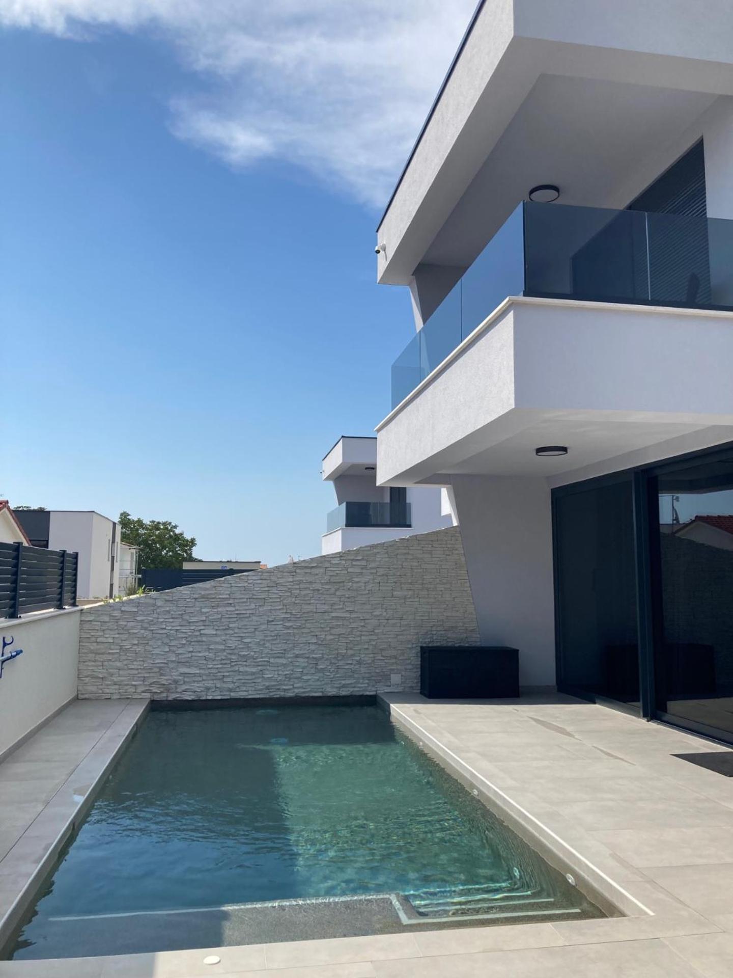 Villa Lura In Mit Pool *